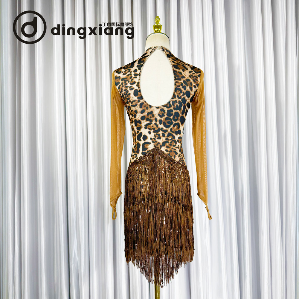 Leopard Latin Dance Performanc - огляд і ціна Outdoor Sports Hall
